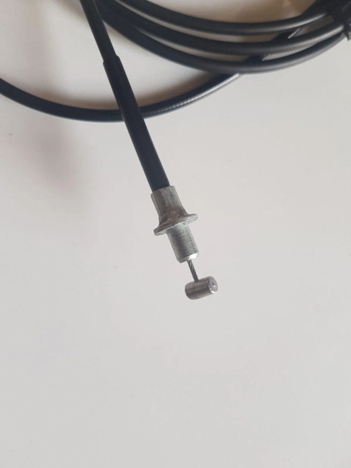 Bonnet cable Jaguar XF - Image 2